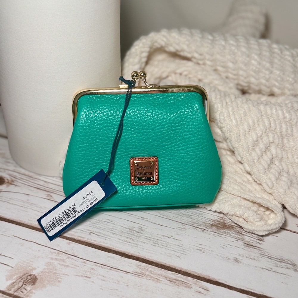 NWT Dooney & Bourke Large Framed Kisslock Purse - Spearmint 🦄- Pebble Grain